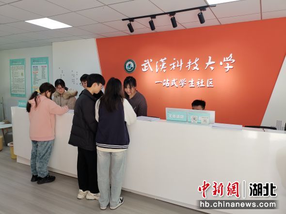 yabo鸭脖官网“一站式”学生社区 程毓 摄